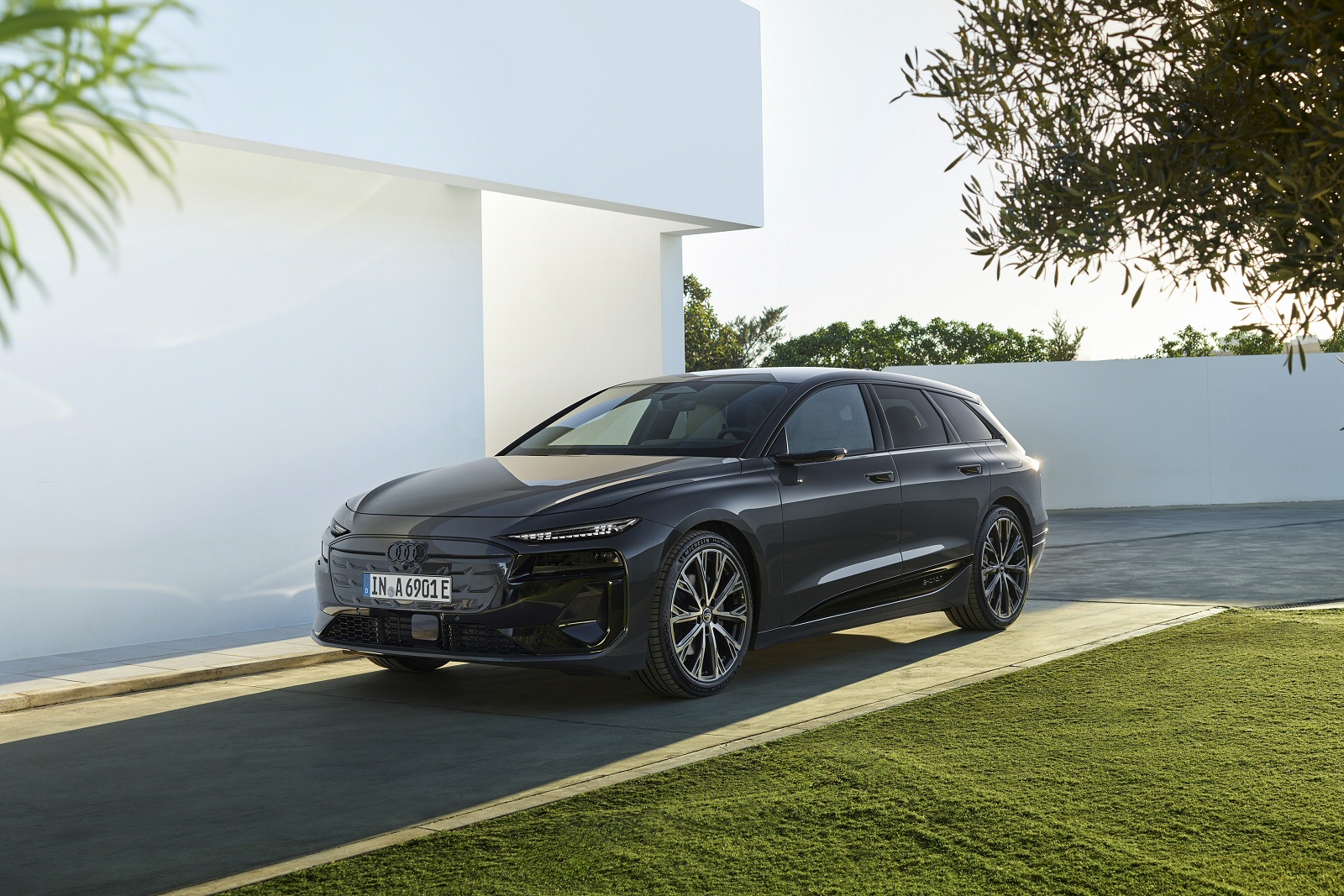 New Audi A6 Avant e-tron + Review - Image 1