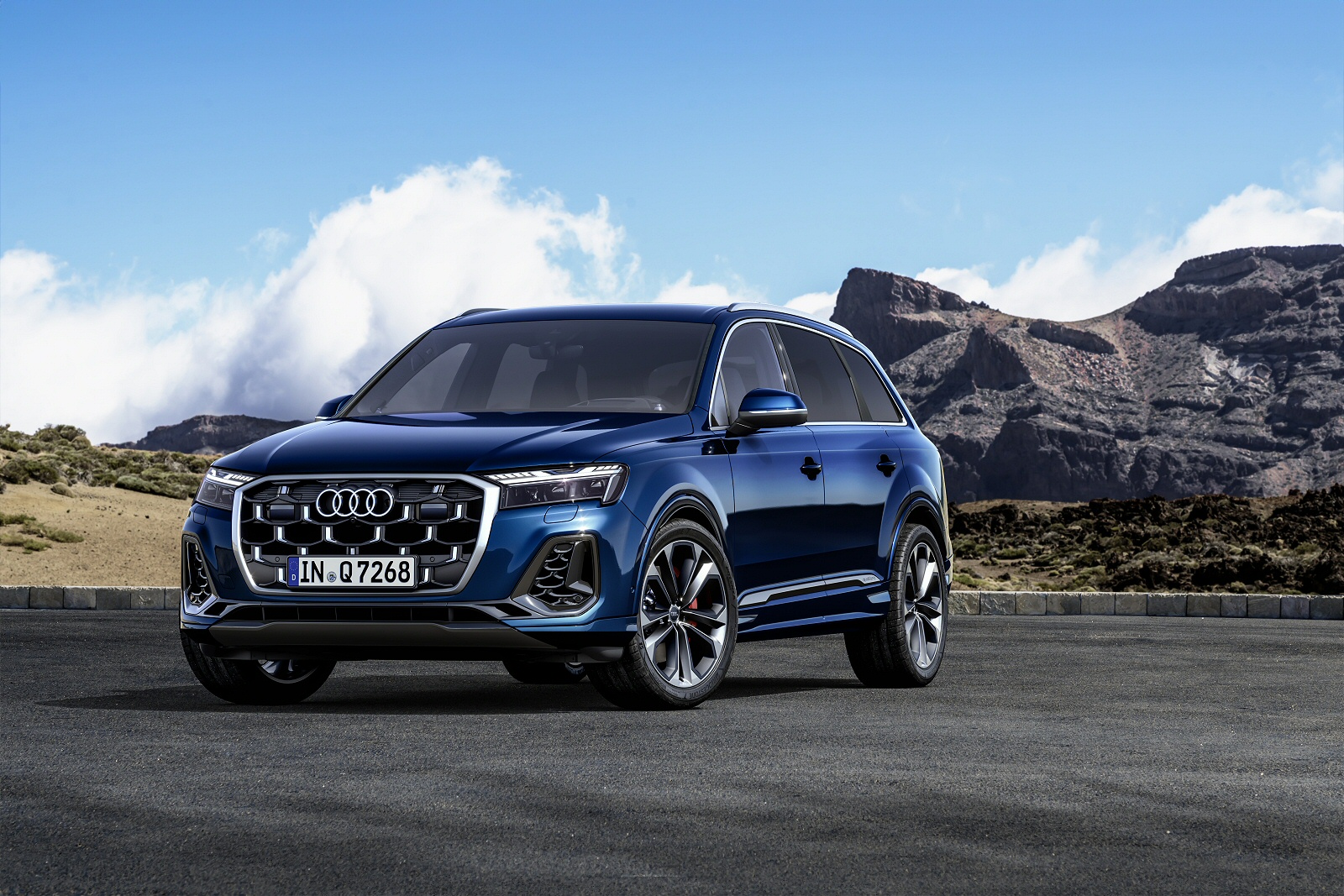 New Audi Q7 + Review - Image 1