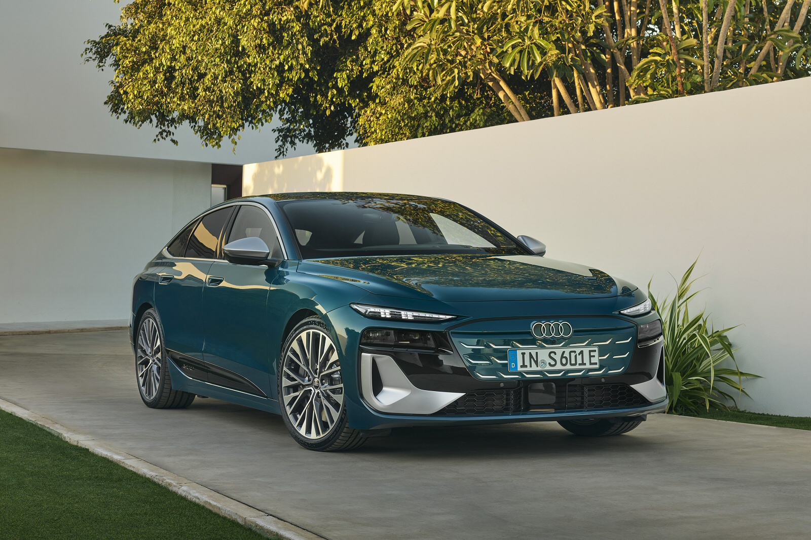 New Audi S6 e-tron + Review - Image 1