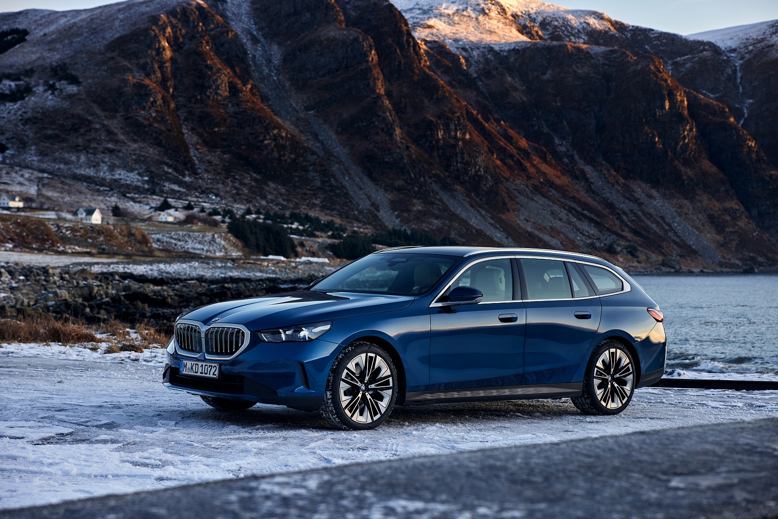 New BMW 5 Series Touring + Review - Image 1