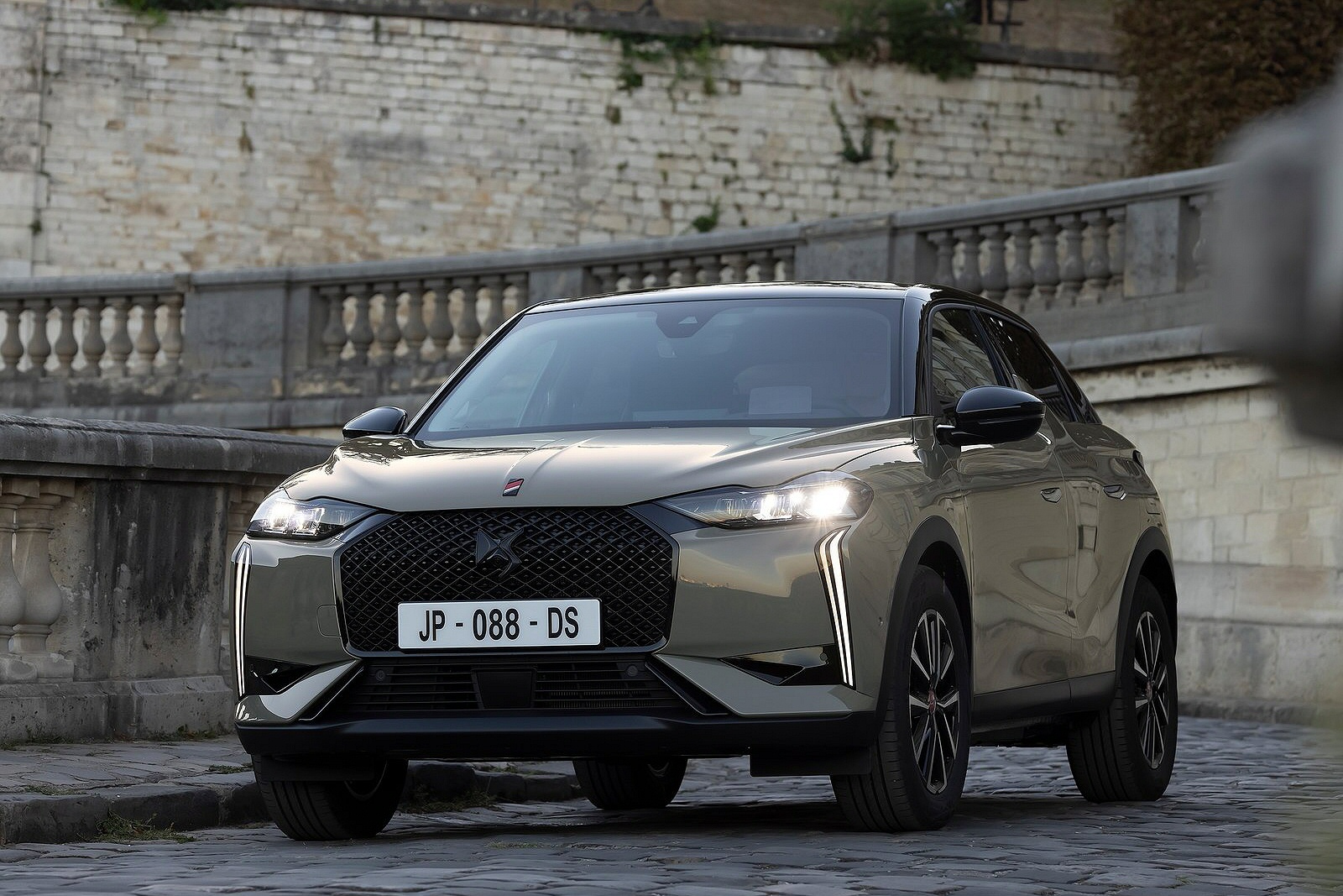 New DS 3 E-TENSE + Review - Image 1