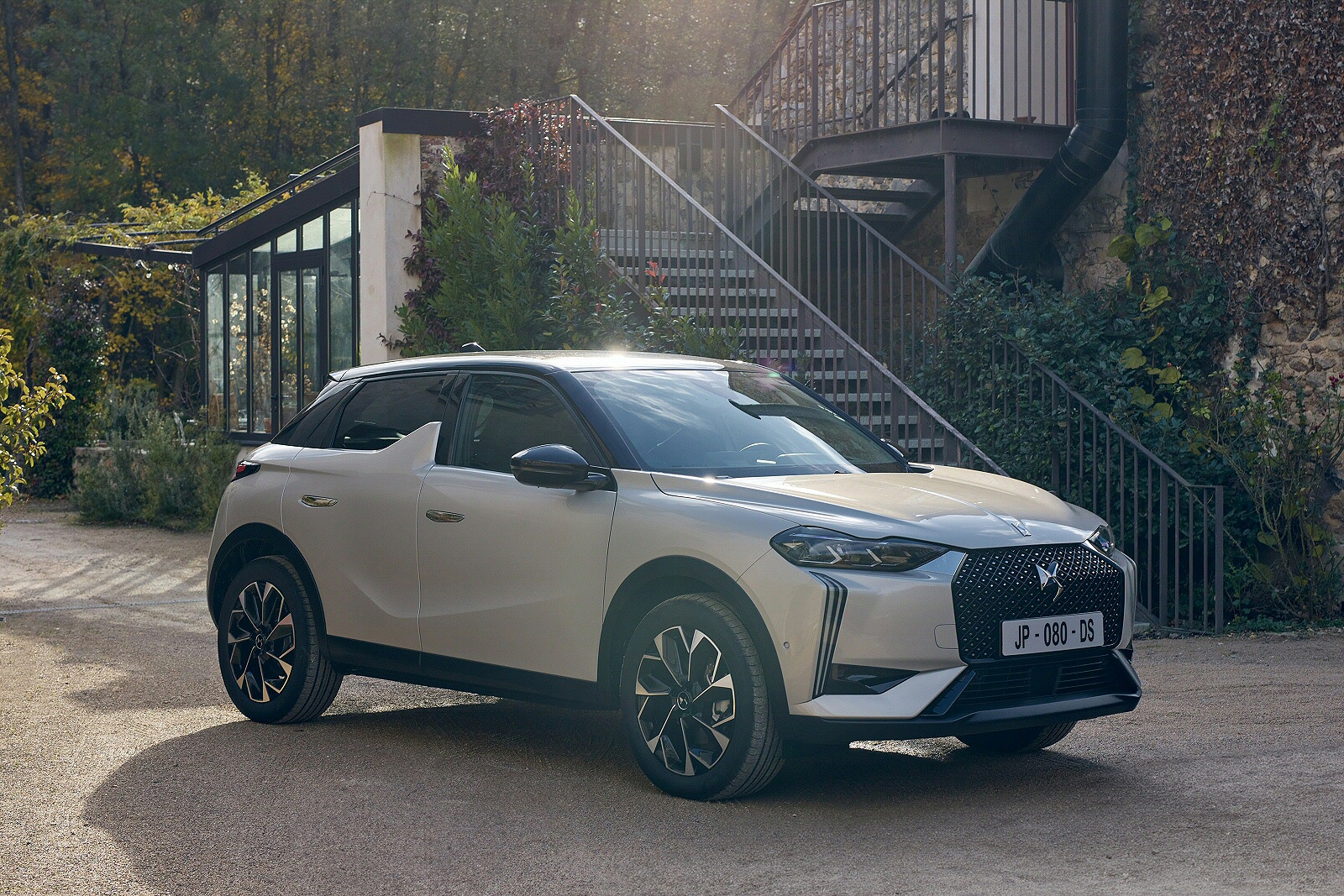 New DS 3 Hybrid 145 + Review - Image 1