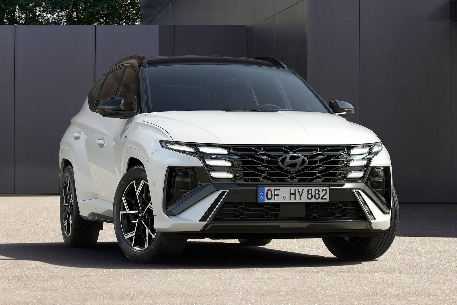 New Hyundai Tucson Plug-in Hybrid + Review - Image 1