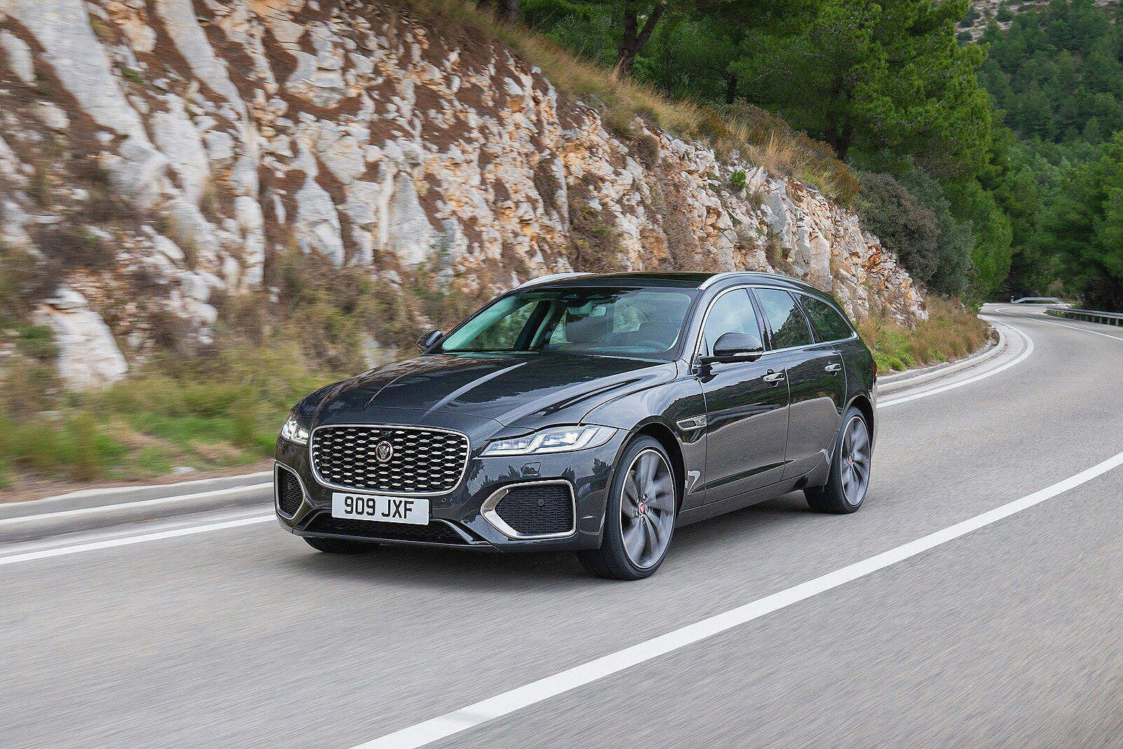 New Jaguar XF Sportbrake + Review - Image 1