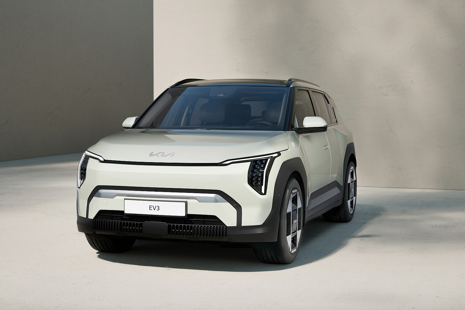 New Kia EV3 + Review - Image 1