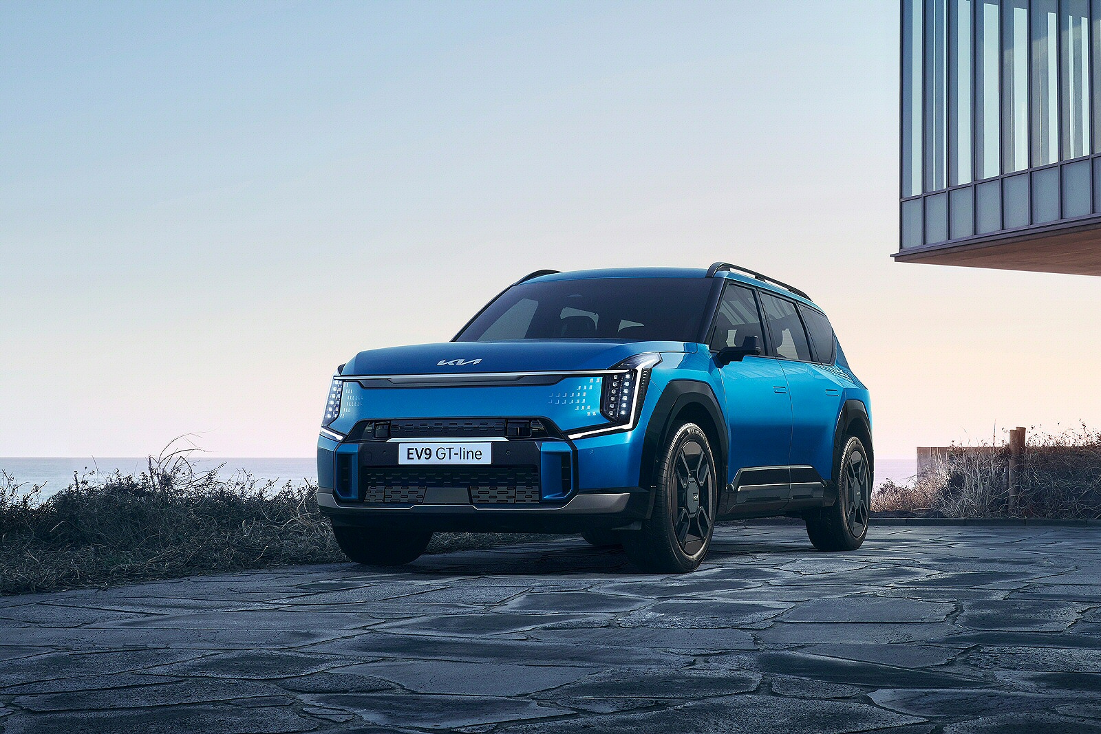 New Kia EV9 + Review - Image 1