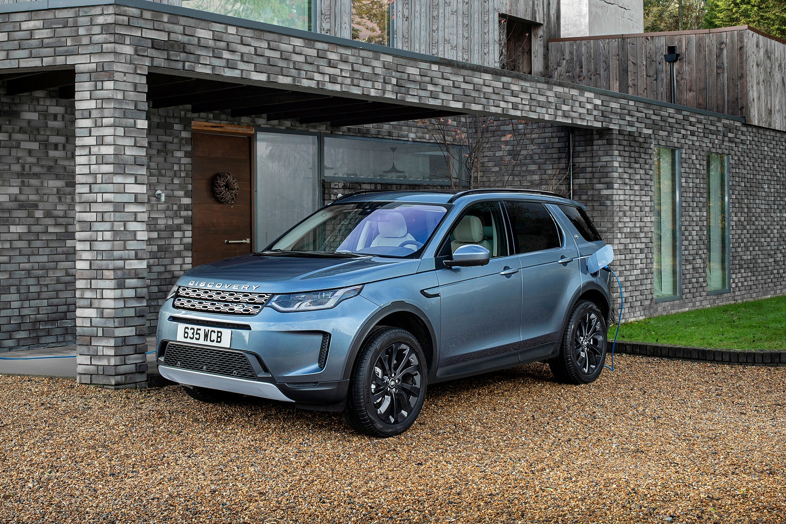 New Land Rover Discovery Sport P300e PHEV + Review - Image 1