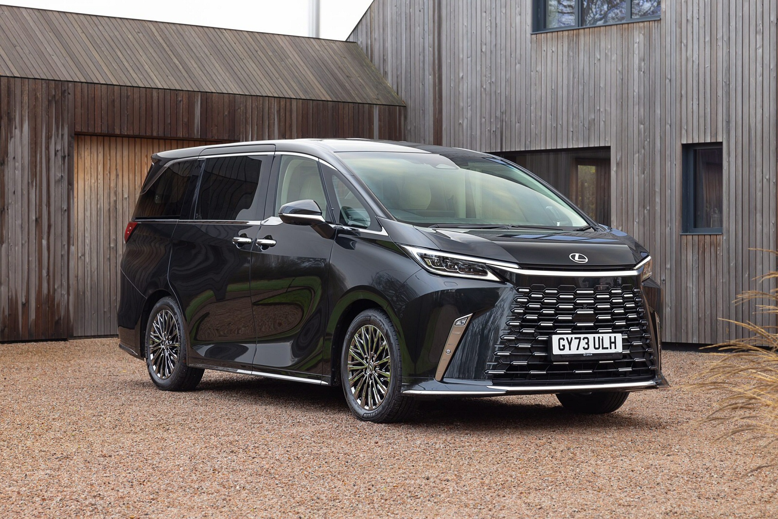 New Lexus LM + Review - Image 1