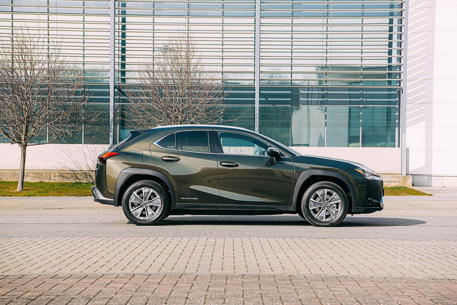 New Lexus UX 300e + Review - Image 1