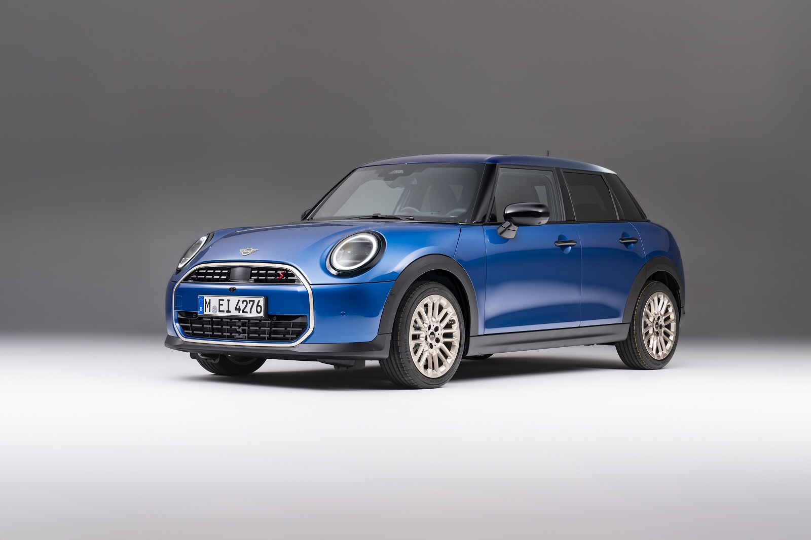 New MINI Cooper 5-Door [F65] + Review - Image 1