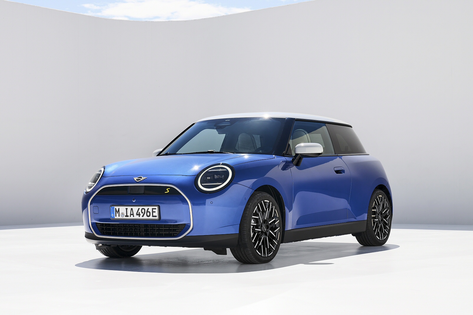 New MINI Cooper Electric [J01] + Review - Image 1