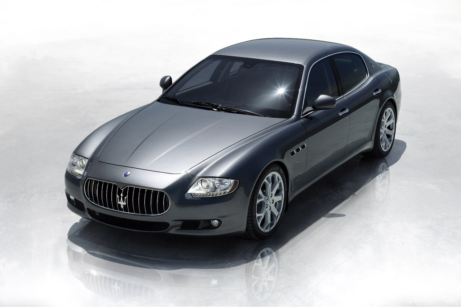 Used Maserati Quattroporte (2004 - 2013) + Guide - Image 1