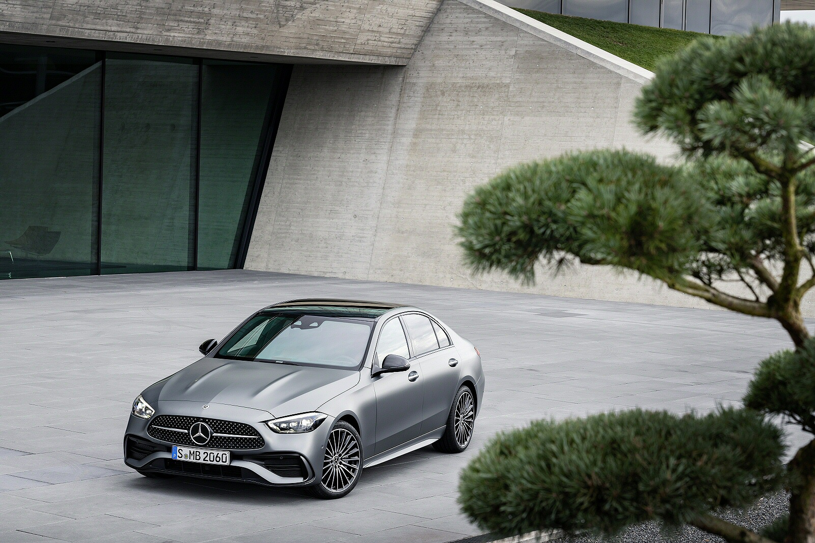 New Mercedes-Benz C-Class + Review - Image 1