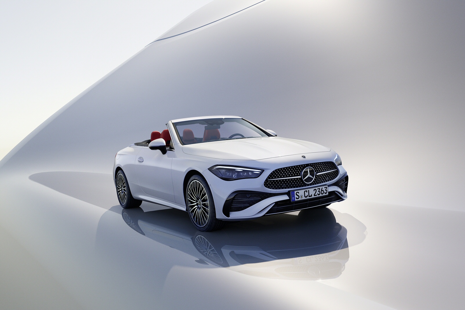 New Mercedes-Benz CLE Cabriolet + Review - Image 1