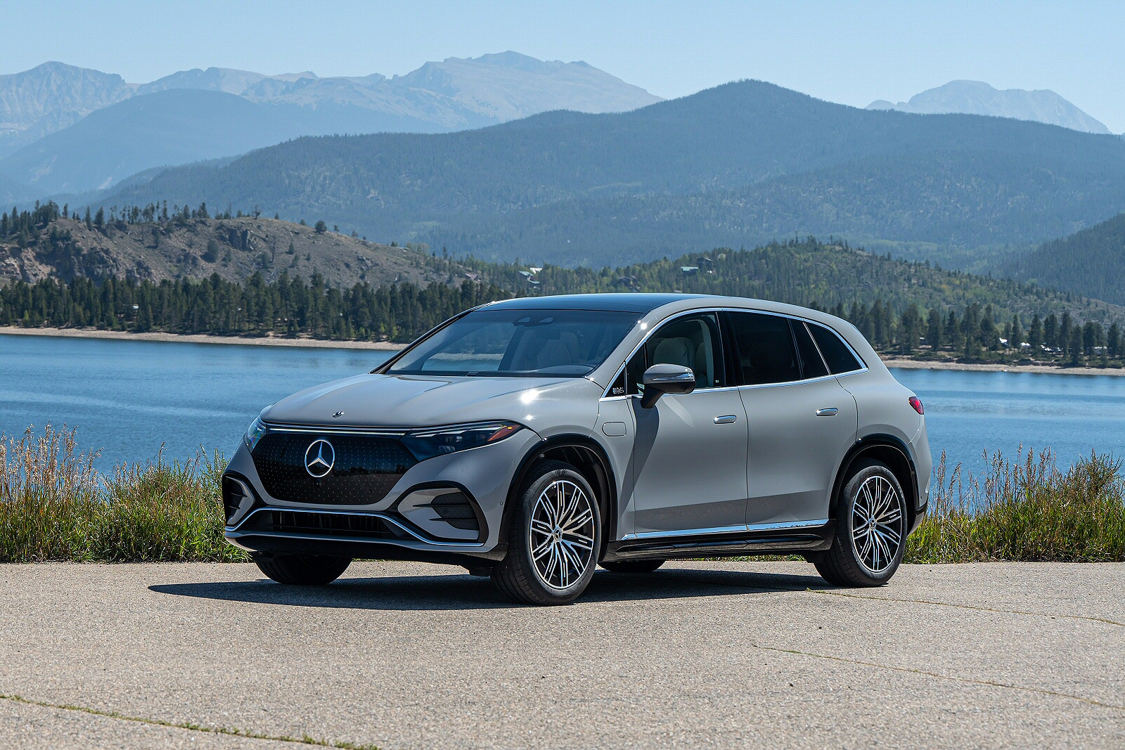 New Mercedes-Benz EQS SUV + Review - Image 1