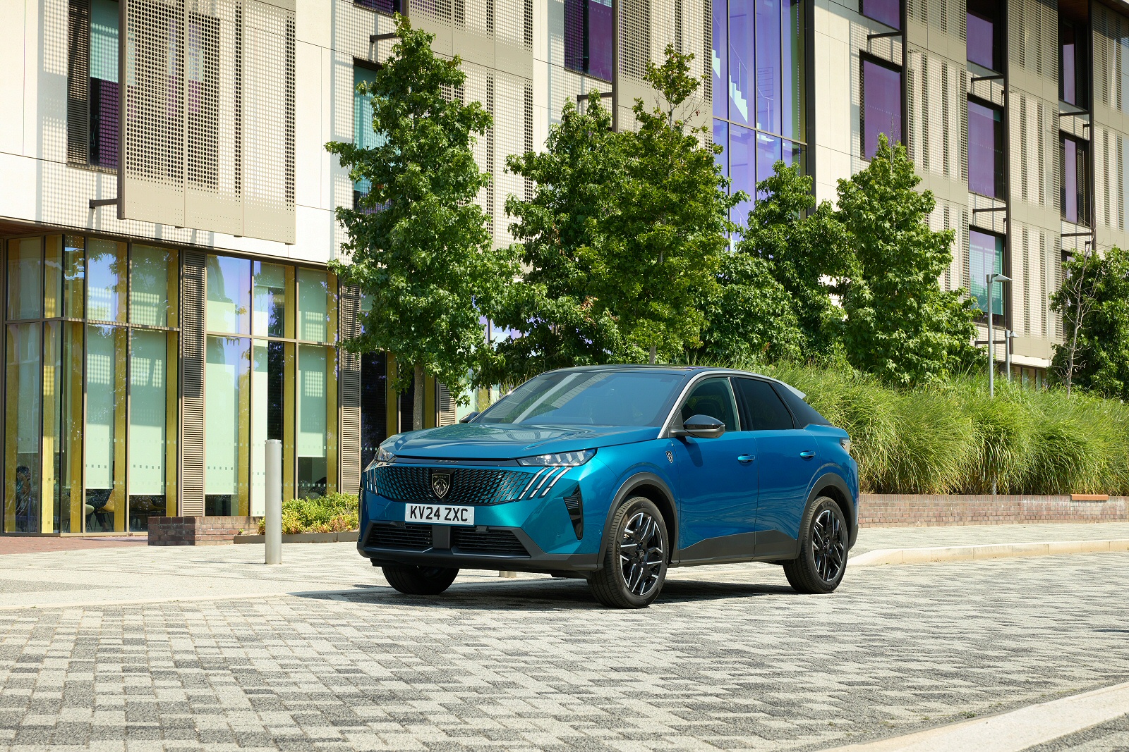 New Peugeot 3008 Plug-in Hybrid 195 e-DSC7 + Review - Image 1