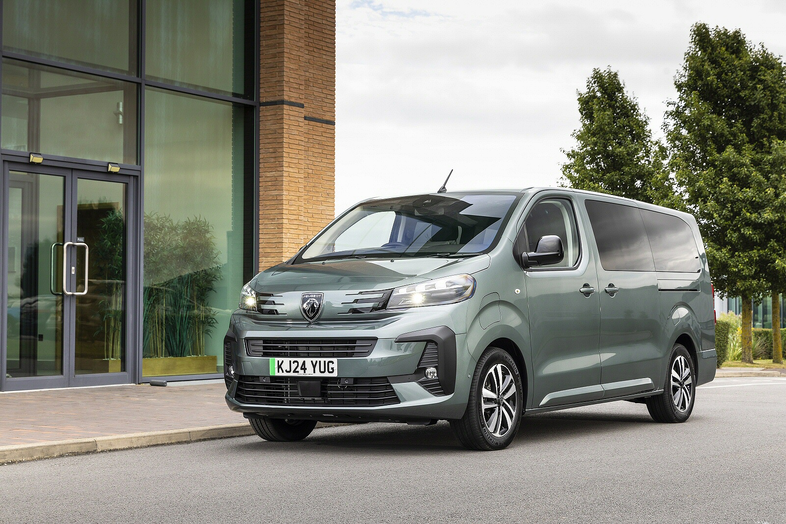 New Peugeot E-Traveller + Review - Image 1