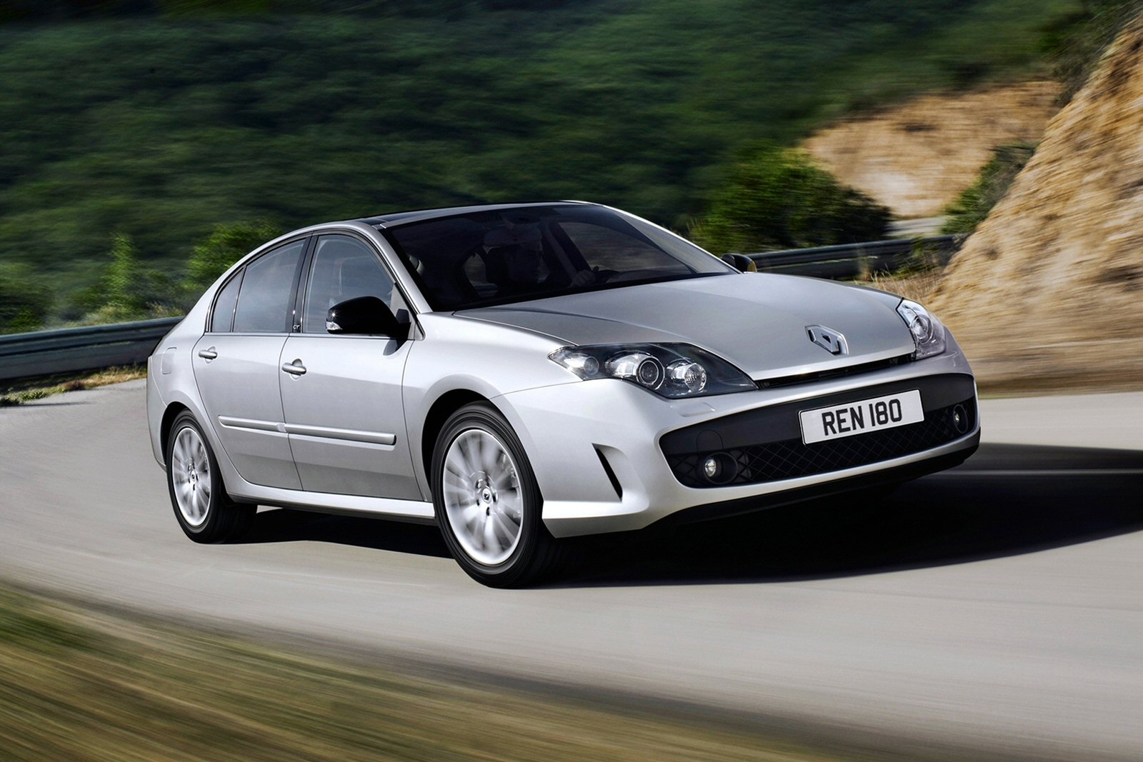 Used Renault Laguna III (2007 - 2010) + Guide - Image 1