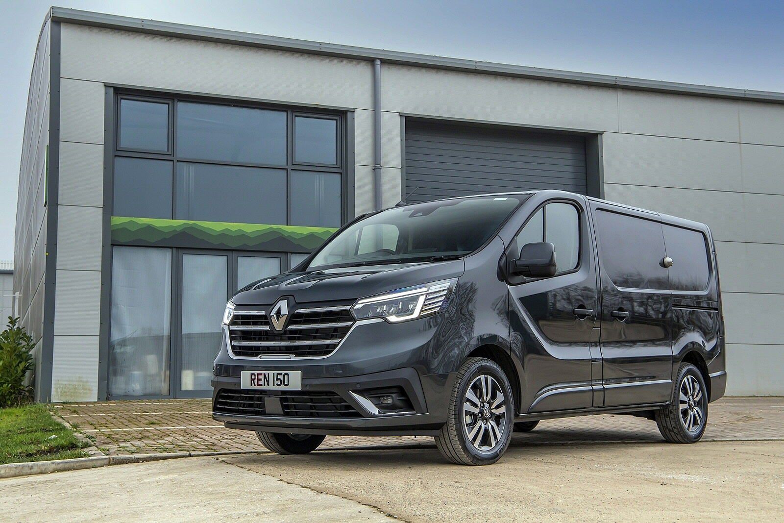 New Renault Trafic + Review - Image 1