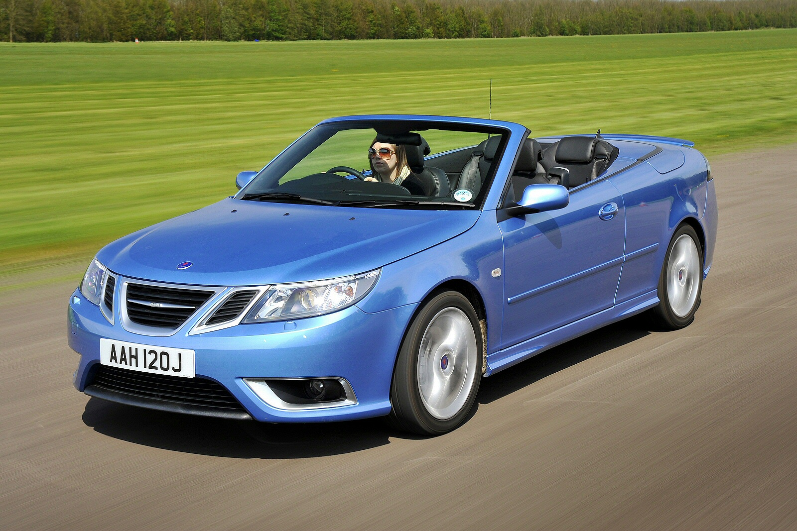 Used Saab 9-3 Convertible (2003-2012) + Guide - Image 1