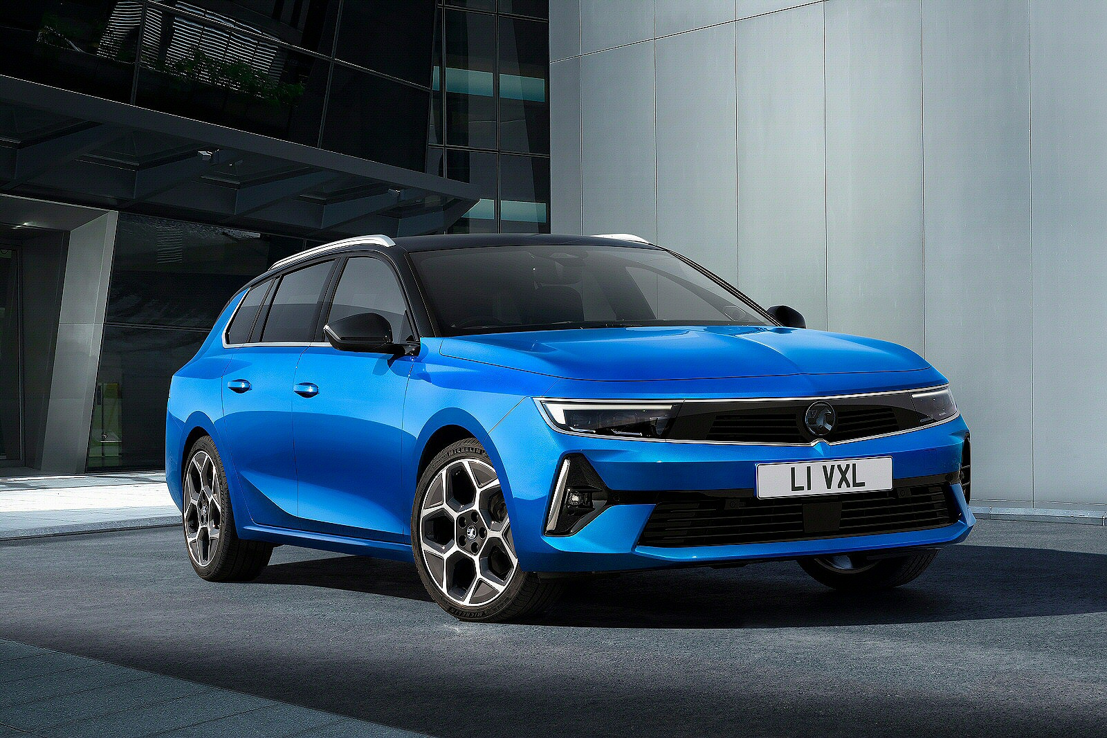 New Vauxhall Astra Sports Tourer + Review - Image 1