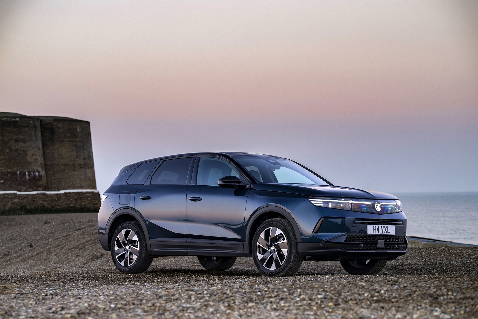 New Vauxhall Grandland Hybrid + Review - Image 1