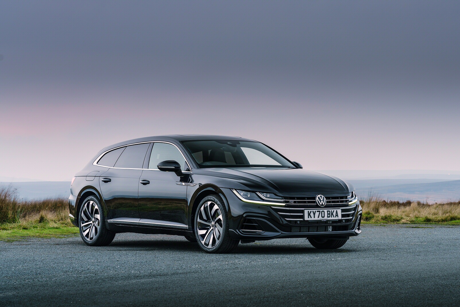 New Volkswagen Arteon Shooting Brake + Review - Image 1