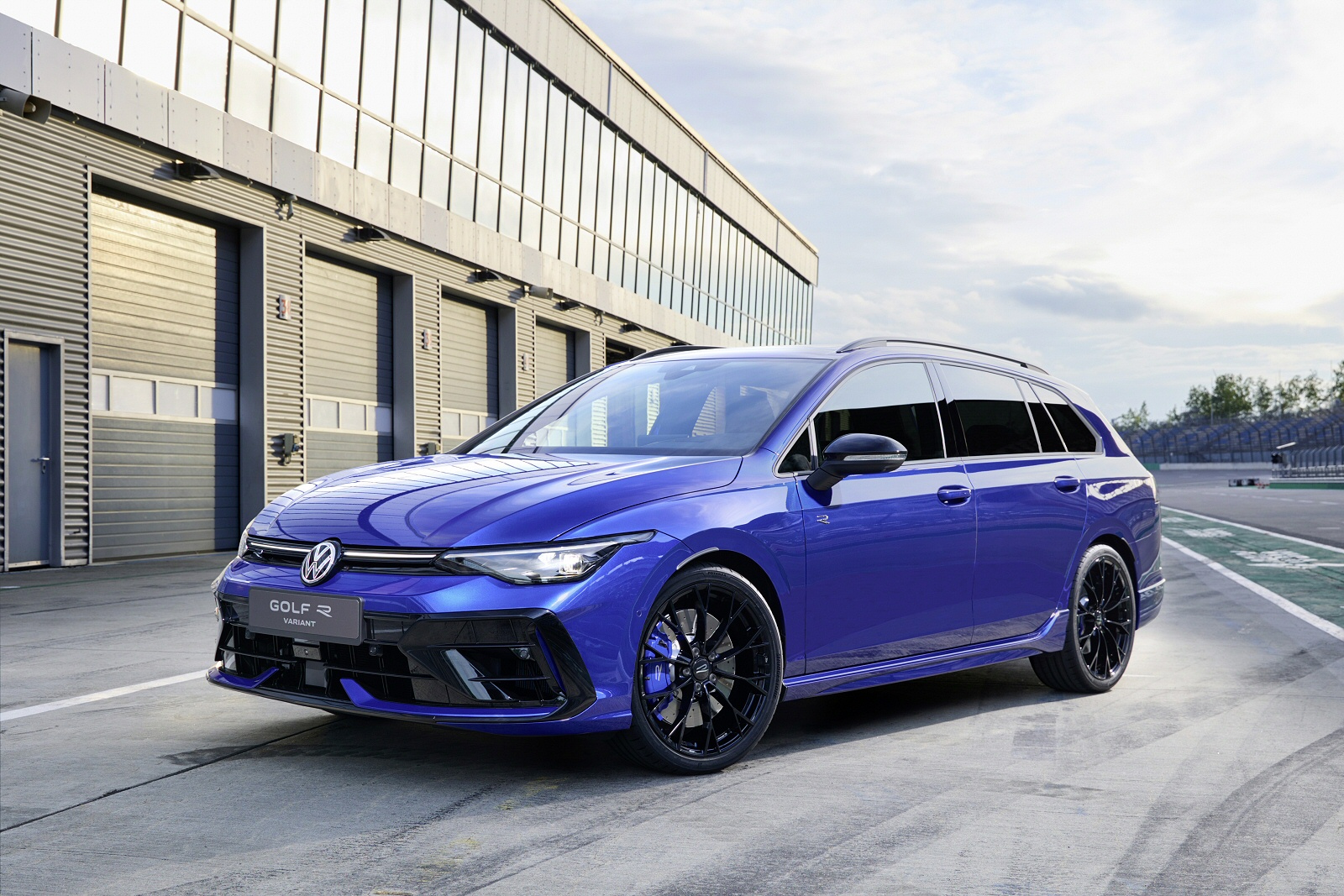 New Volkswagen Golf R Estate + Review - Image 1