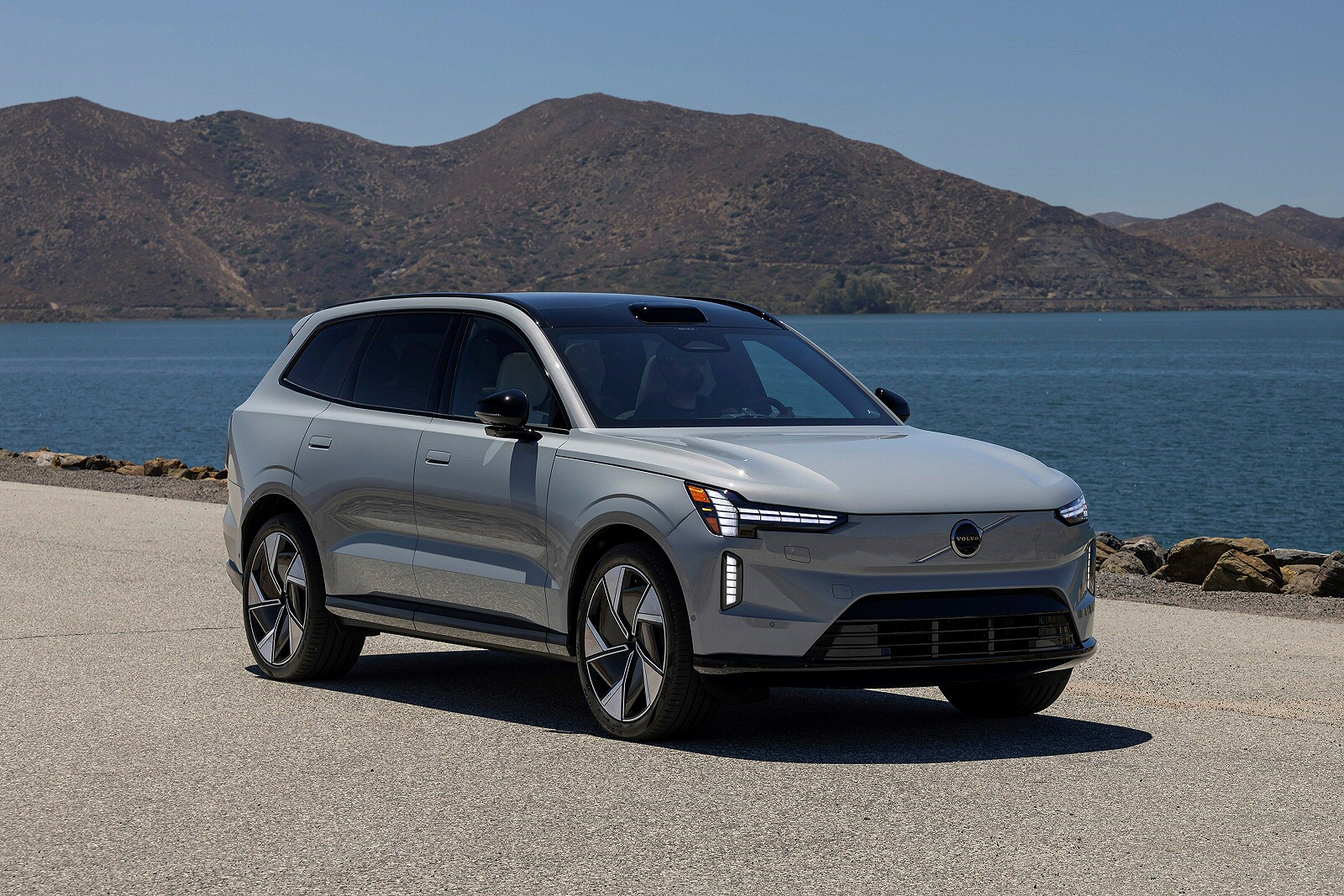 New Volvo EX90 + Review - Image 1