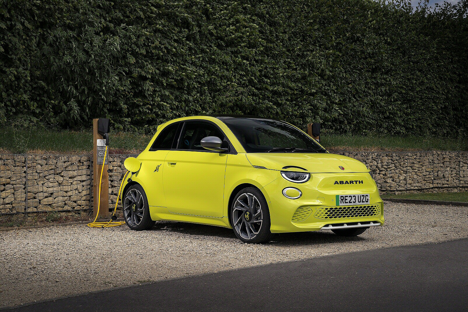 New Abarth 500e + Review - Image 1