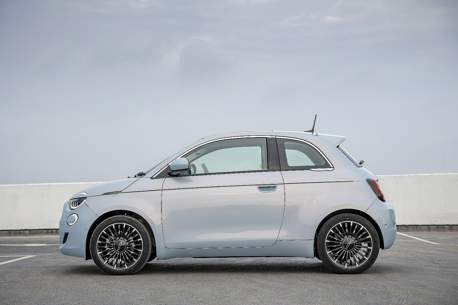 New Fiat 500e + Review - Image 1