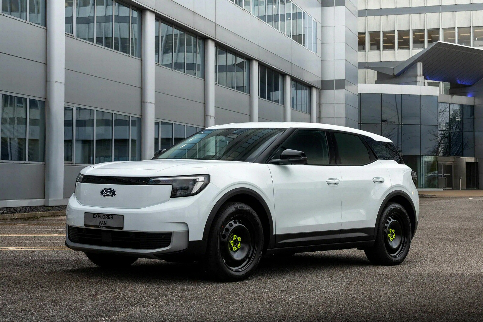 New Ford Explorer Van + Review - Image 1