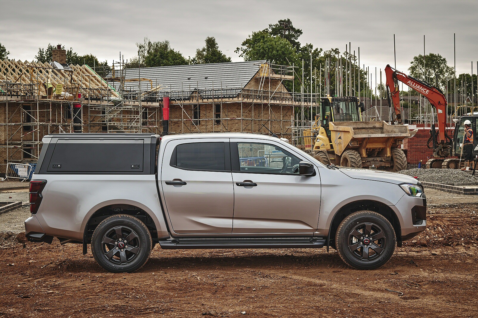 New Isuzu D-Max Commercial + Review - Image 1