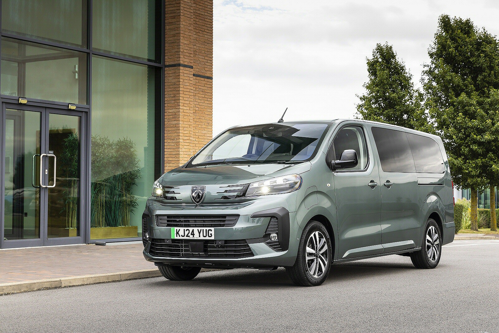 New Peugeot E-Traveller + Review - Image 1