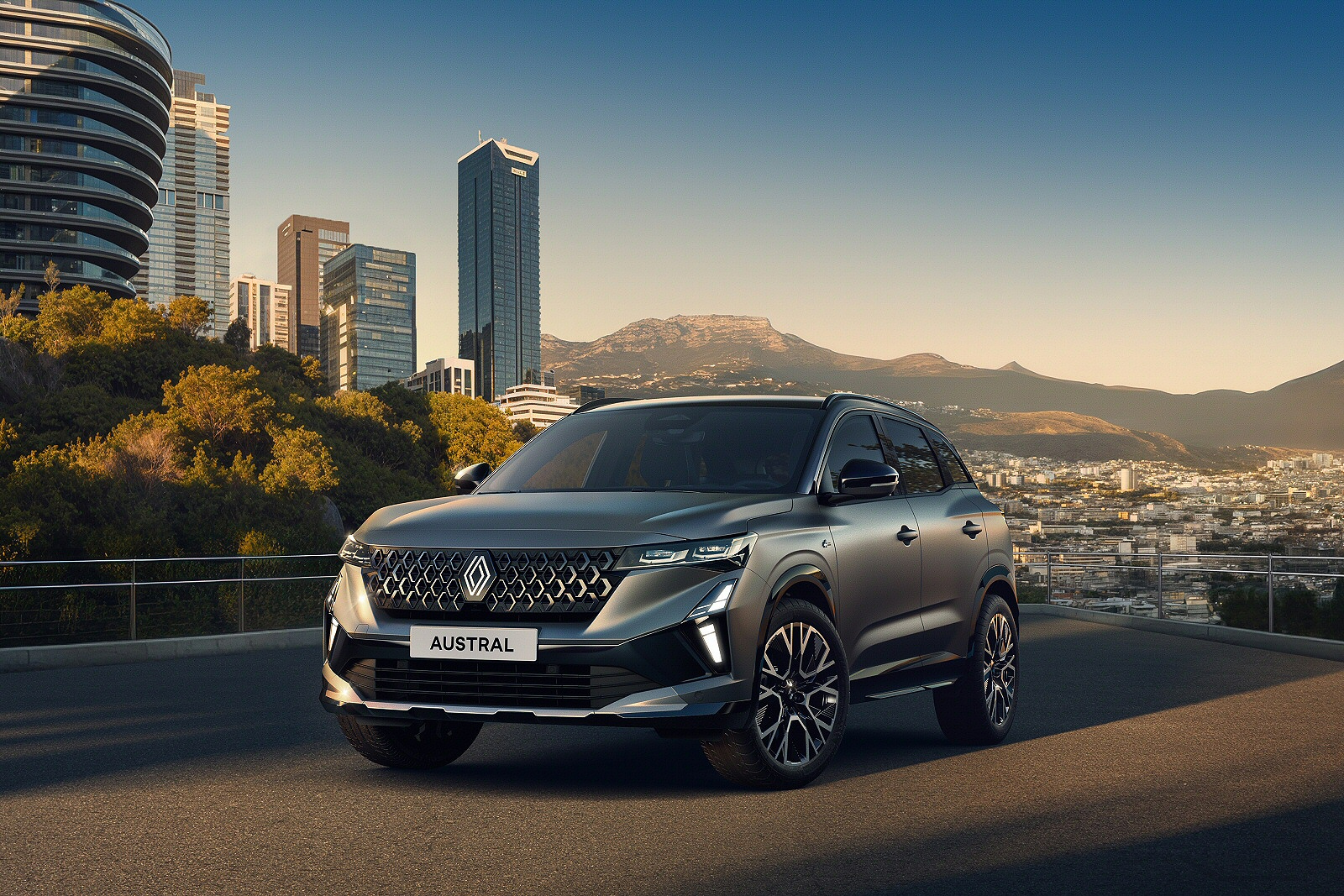 New Renault Austral full hybrid E-Tech + Review - Image 1