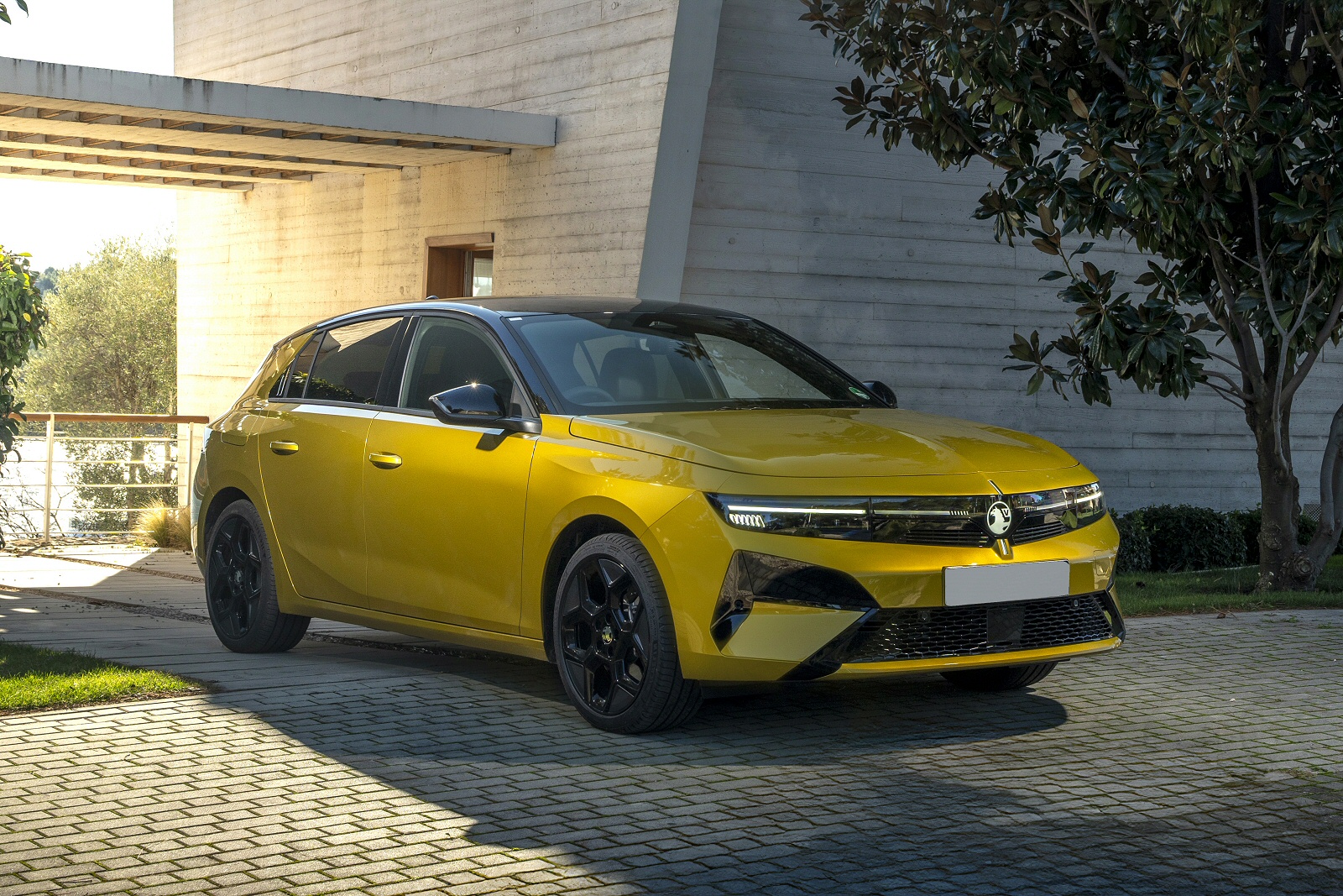 New Vauxhall Astra + Review - Image 1