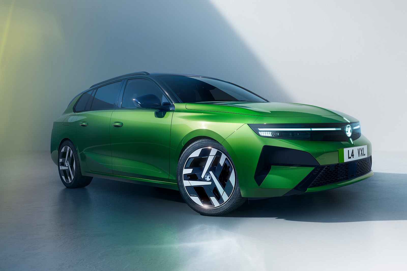 New Vauxhall Astra Sports Tourer + Review - Image 1