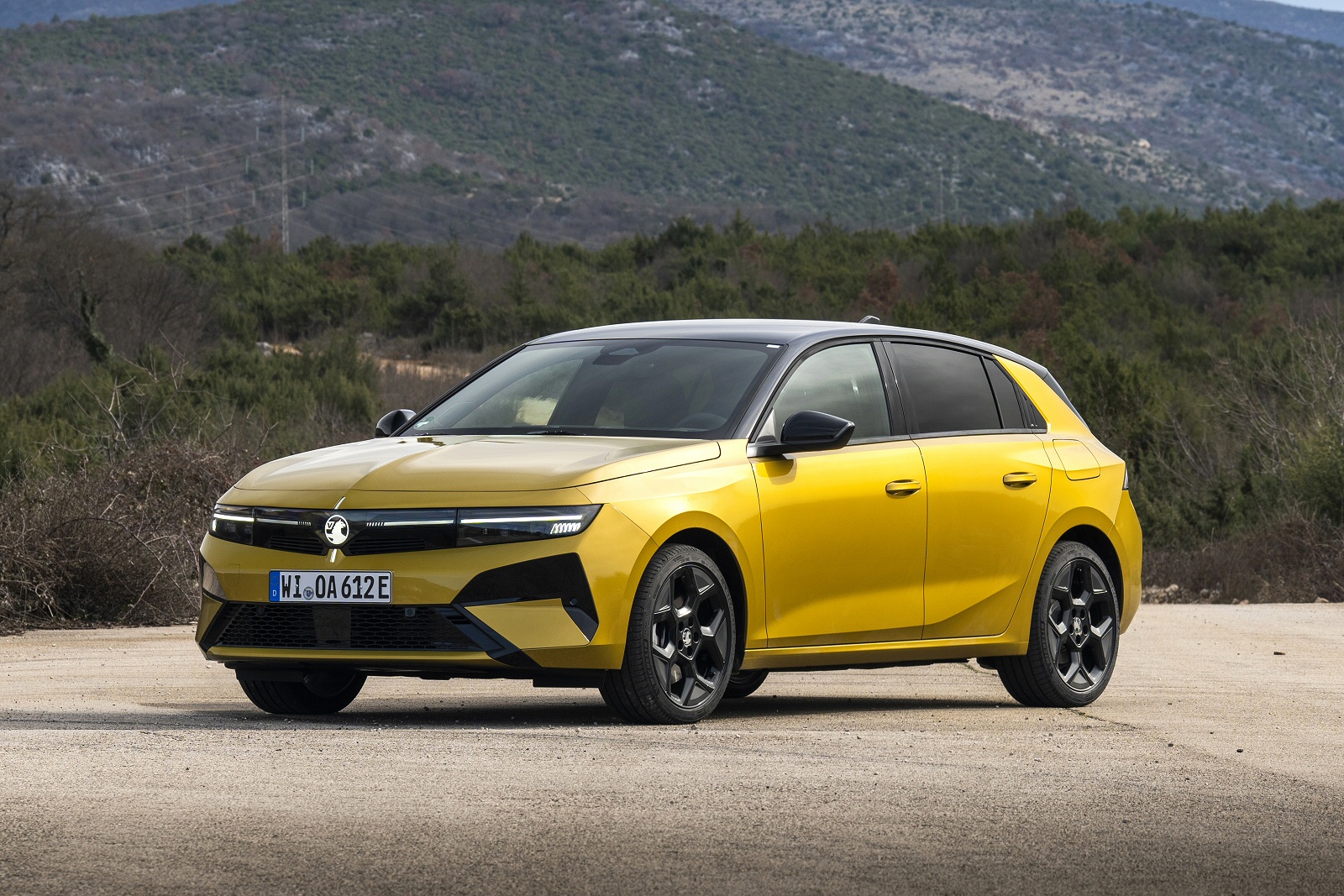 New Vauxhall Astra Turbo Hybrid e-DCT6 + Review - Image 1