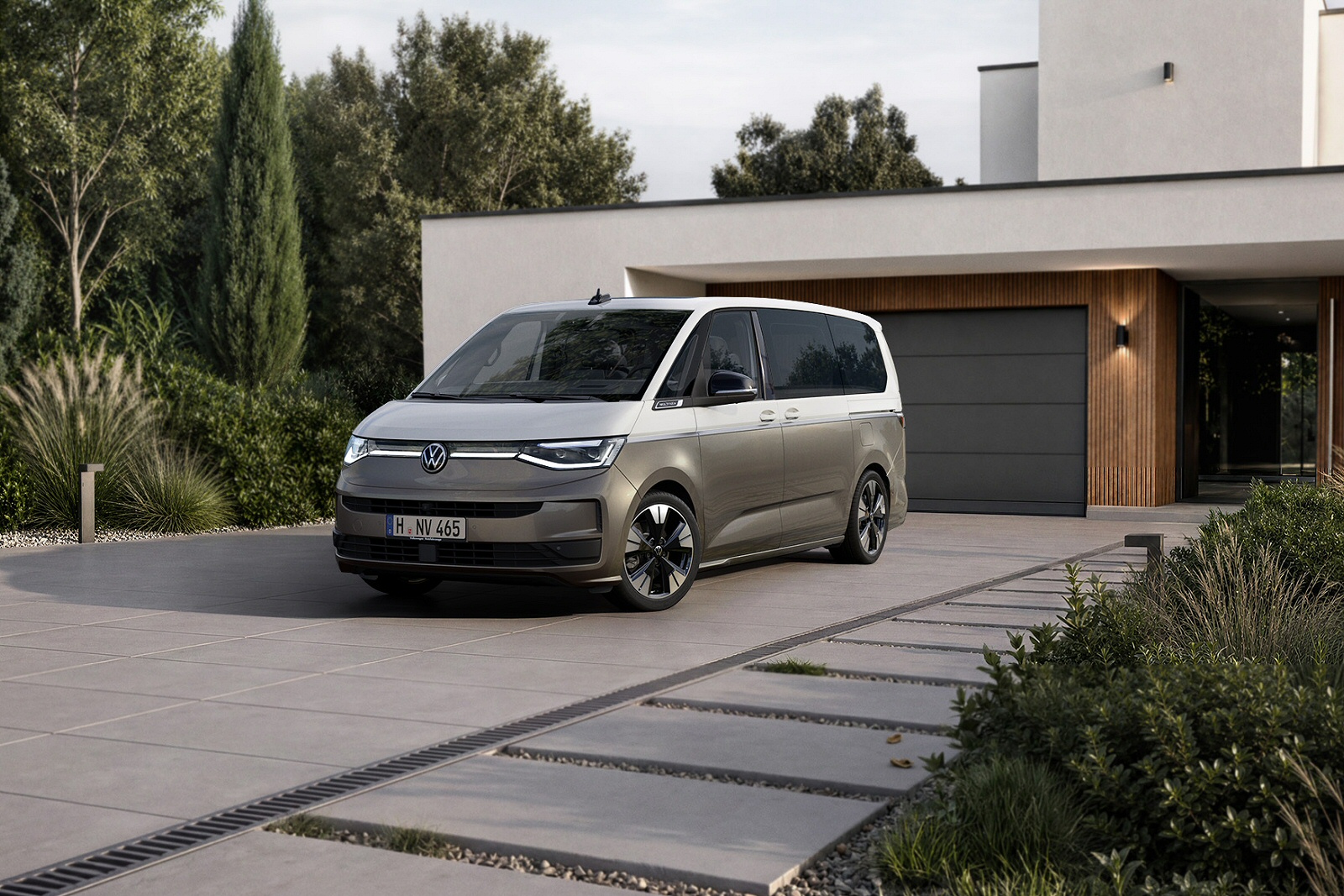 New Volkswagen Caravelle eHybrid 4MOTION + Review - Image 1