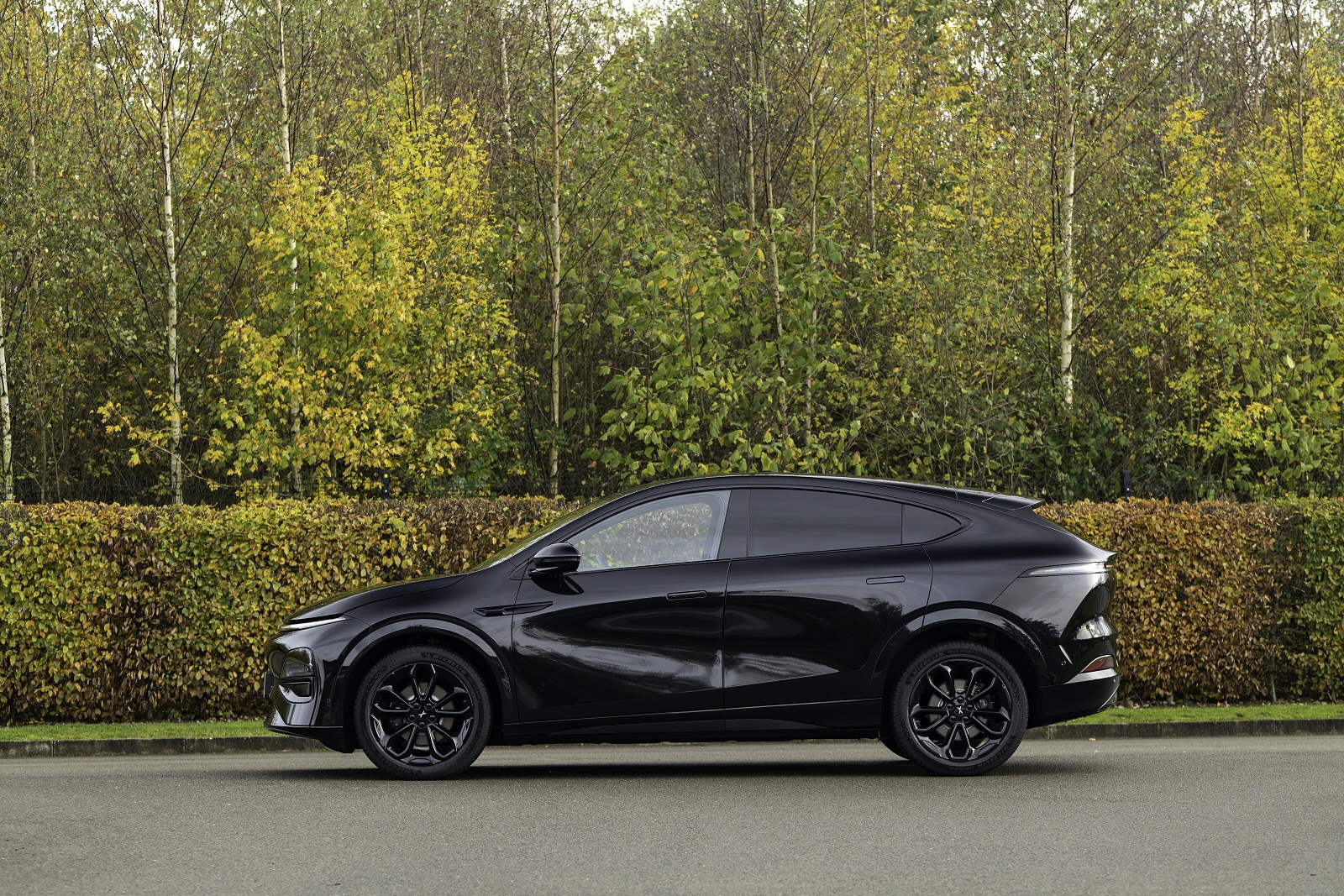 New Xpeng G6 AWD Performance + Review - Image 1