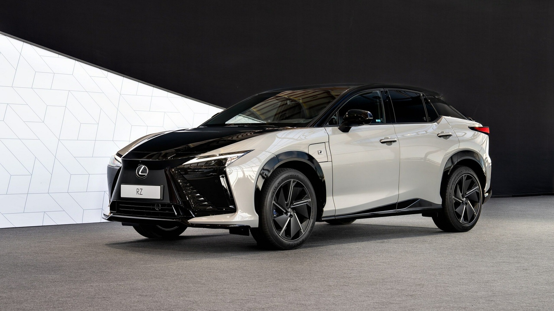 LEXUS RZ ELECTRIC ESTATE 450e 230kW Direct4 71.4 kWh 5dr Auto [Premium +]
