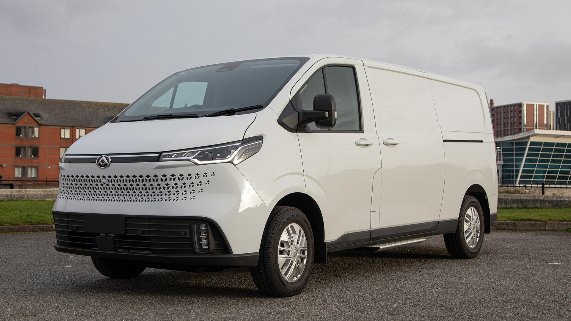 MAXUS DELIVER 7 L2 DIESEL FWD 2.0 D20 H1 Van