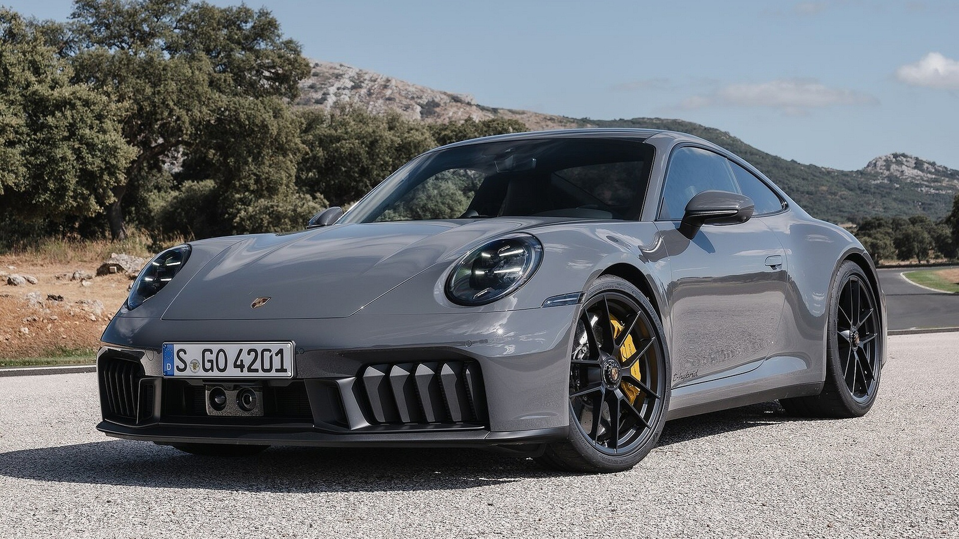 PORSCHE 911 [992] CARRERA COUPE GTS t-Hybrid 2dr PDK [4 Seat]