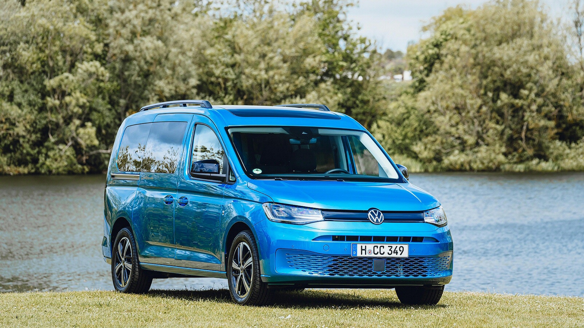 VOLKSWAGEN CADDY CALIFORNIA MAXI DIESEL ESTATE 2.0 TDI 122 5dr DSG [Tech Pack]