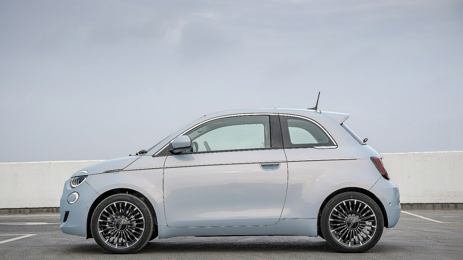 FIAT 500 ELECTRIC HATCHBACK 87kW Icon 42kWh 3dr Auto