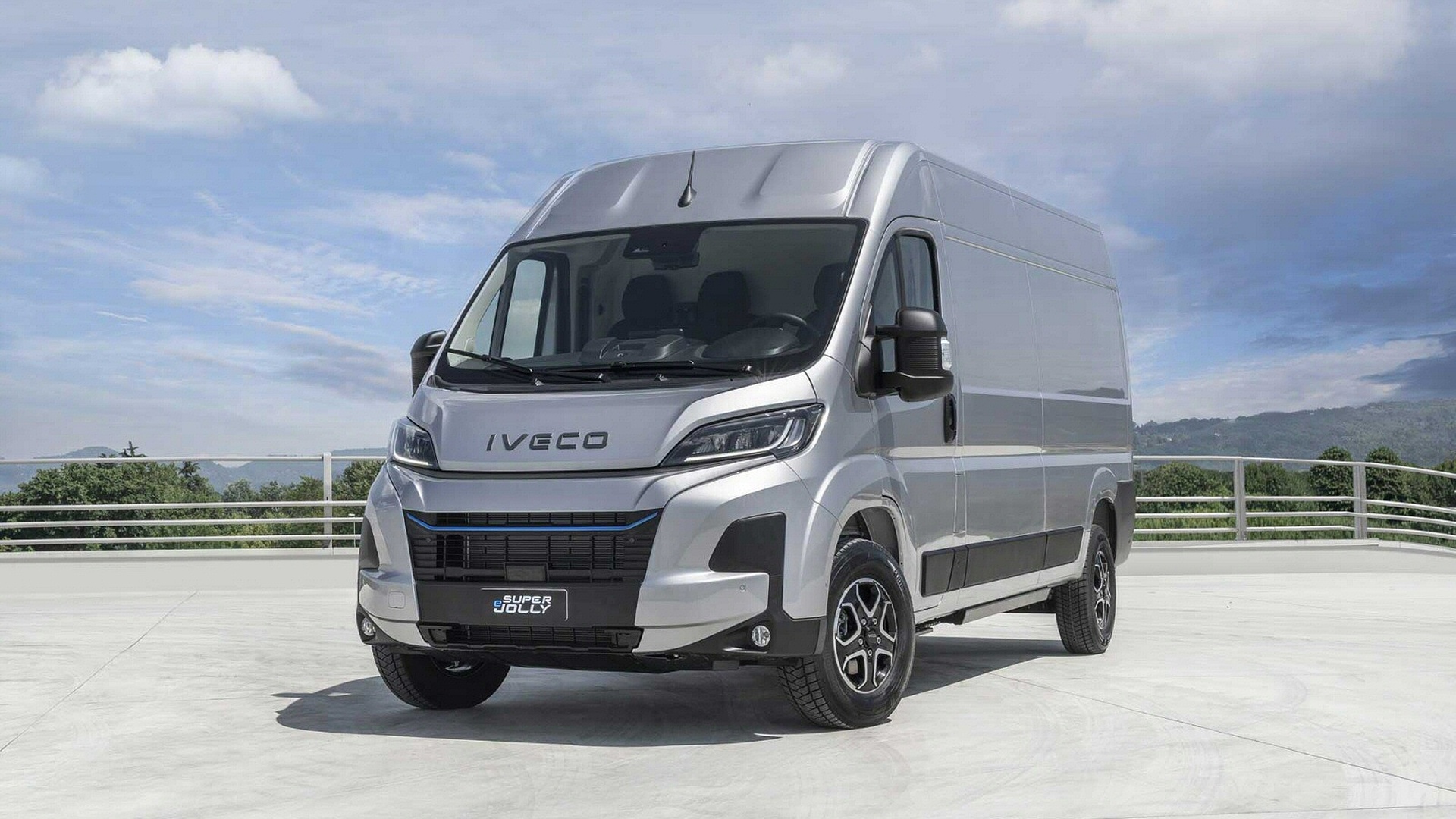 IVECO eSUPERJOLLY 35F20 ELECTRIC 205kW 110kWh High Roof Van 4035 WB Auto