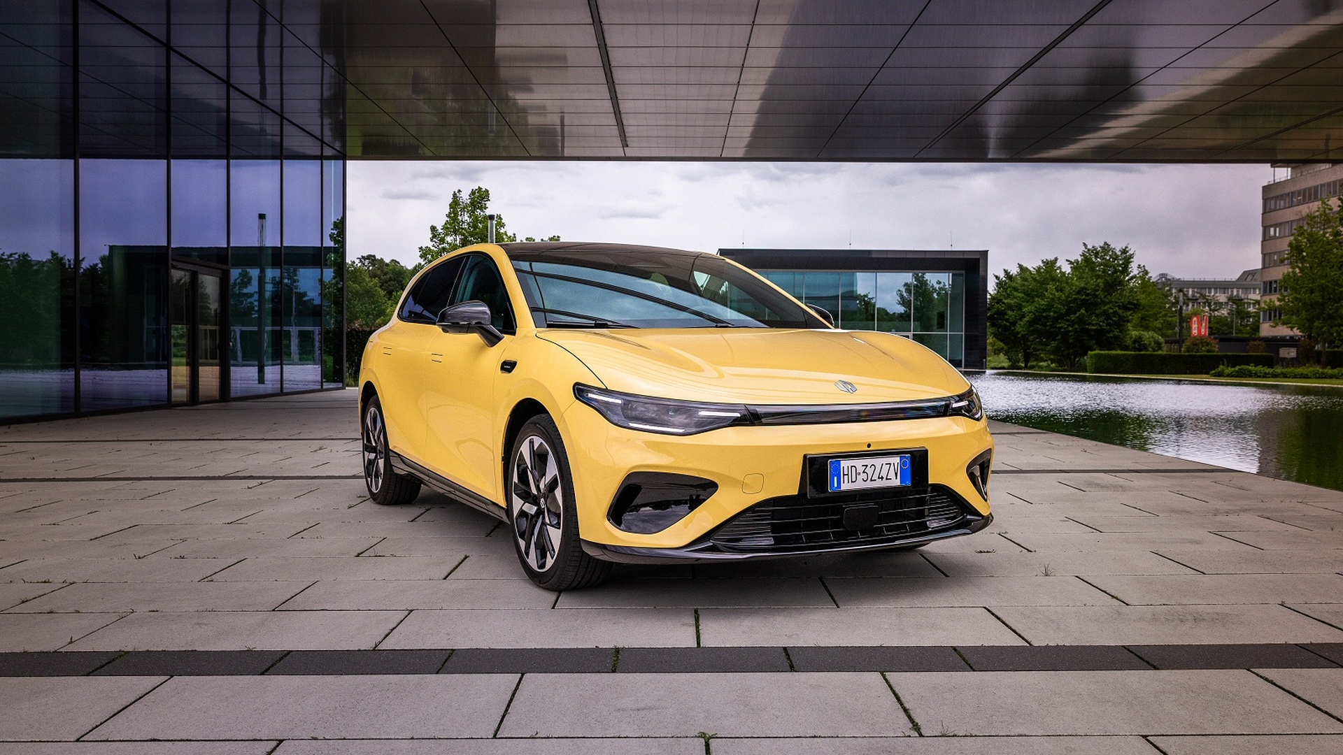 LEAPMOTOR B05 HATCHBACK 160kW 67kWh 5dr Auto