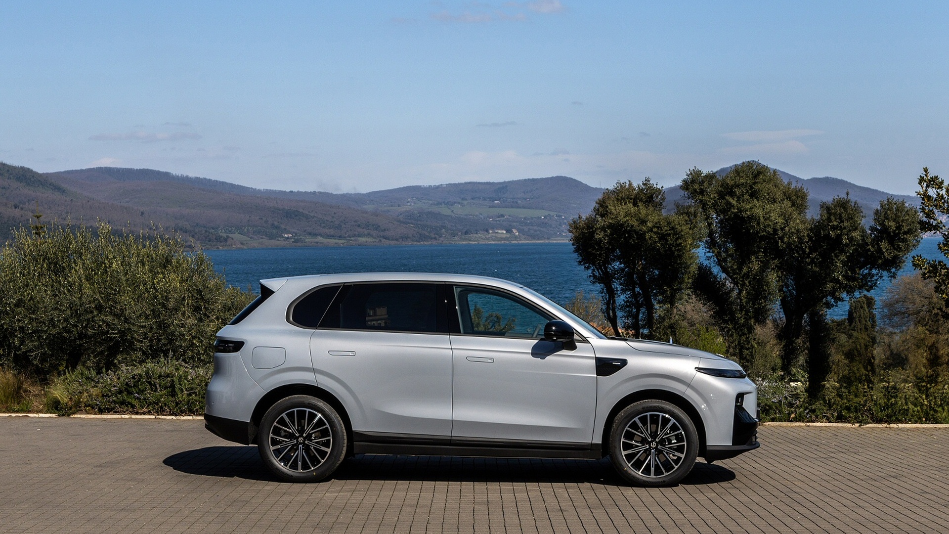 LEAPMOTOR B10 ELECTRIC HATCHBACK 160kW 70kWh 5dr Auto