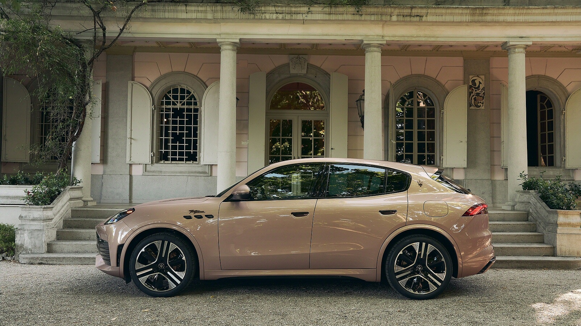 MASERATI GRECALE ELECTRIC ESTATE 410kW Folgore 105kWh 5dr Auto