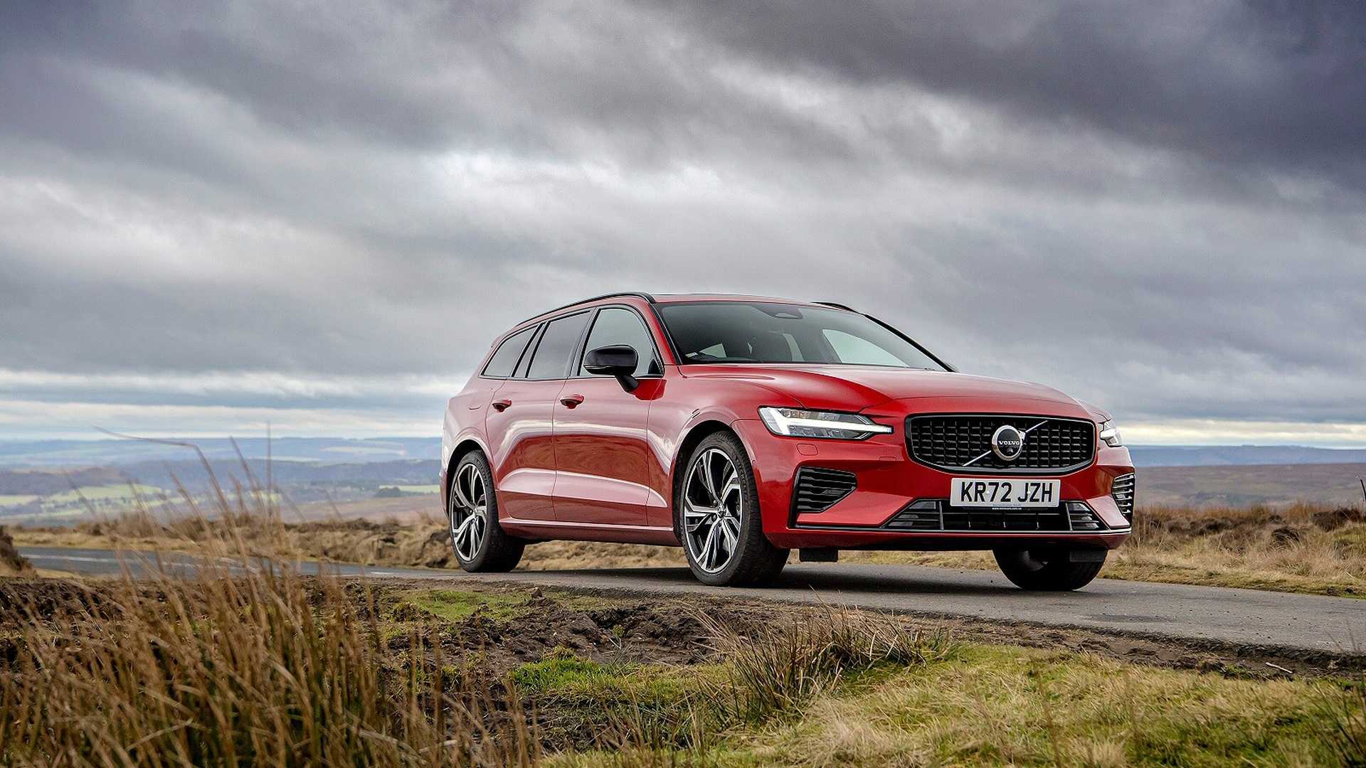 VOLVO V60 SPORTSWAGON 2.0 B4P Plus Dark 5dr Auto [7 speed]